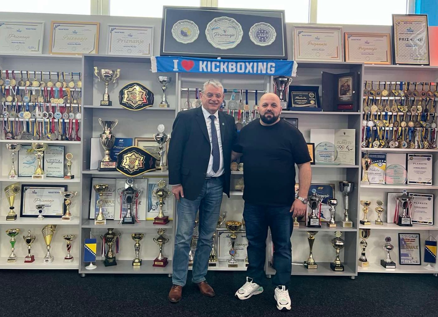 Read more about the article TEHNIČKI DIREKTOR WAKO-A ROMEO DEŠA U POSJETI KBS TITANIUM USORA